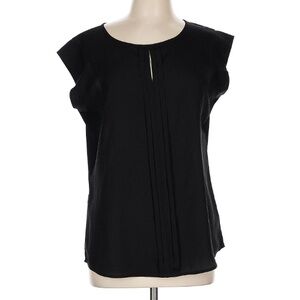 ✨ Size L ✨ The Limited Short Sleeve Blouse